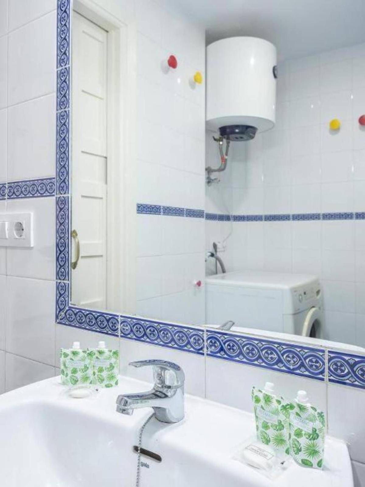 Moderno Apartamento Cerca A Plaza Espana Севілья Екстер'єр фото
